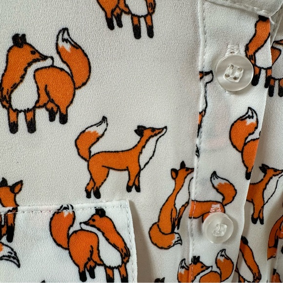 Soho New York&Co Fox Print Sleeveless Button Up Tank Size XS - Picture 3 of 7